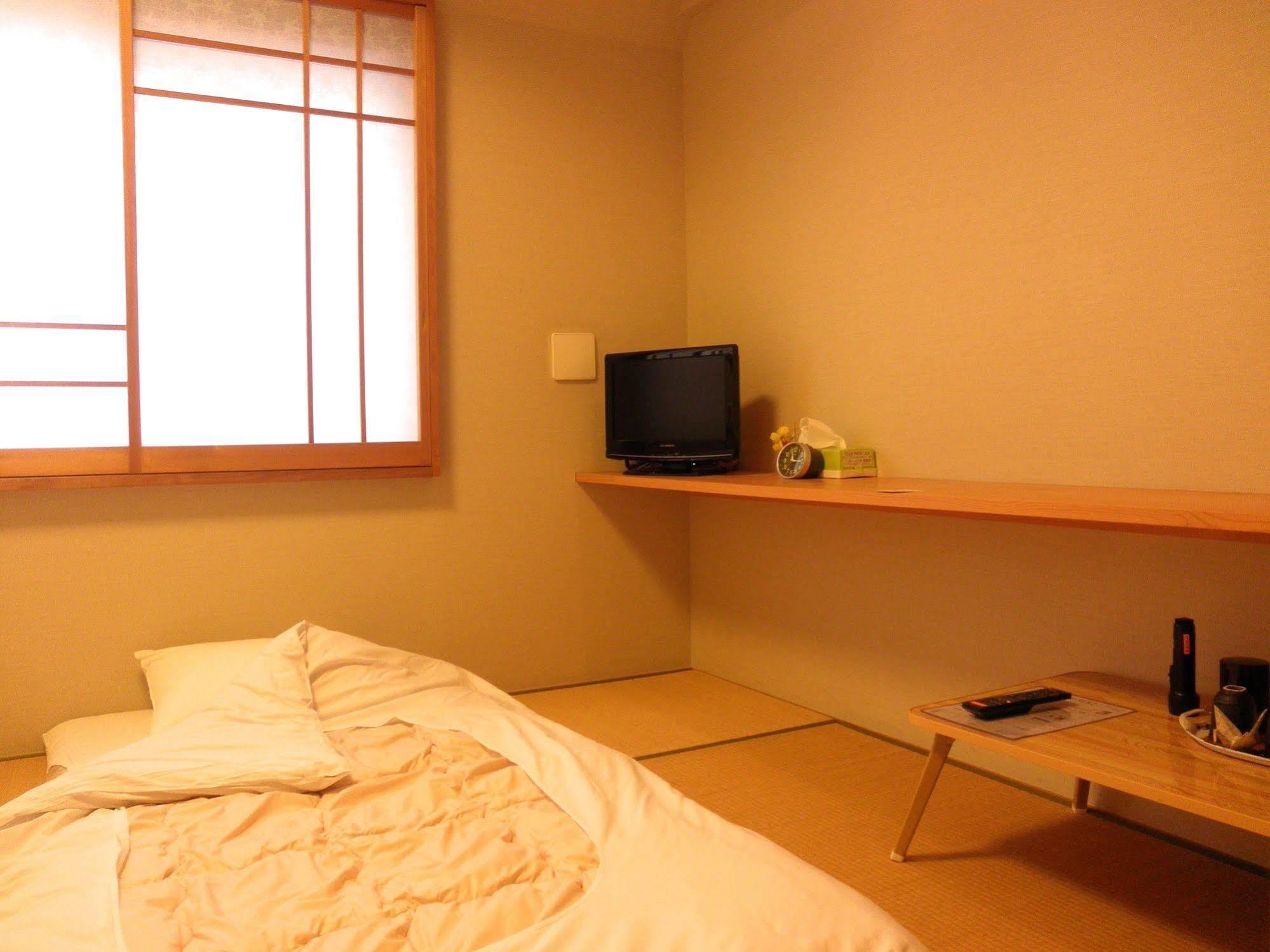 Family Inn Saiko Токио Экстерьер фото